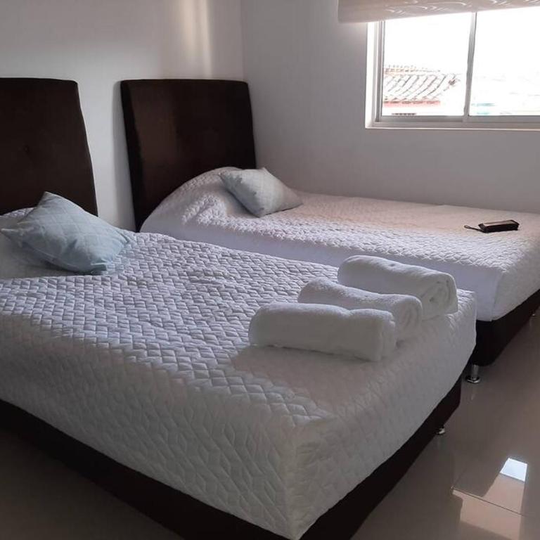 Apartamento amplio con piscina, hermosa vista a la ciudad de San Gil - Apartamento de 3 dormitorios - 10