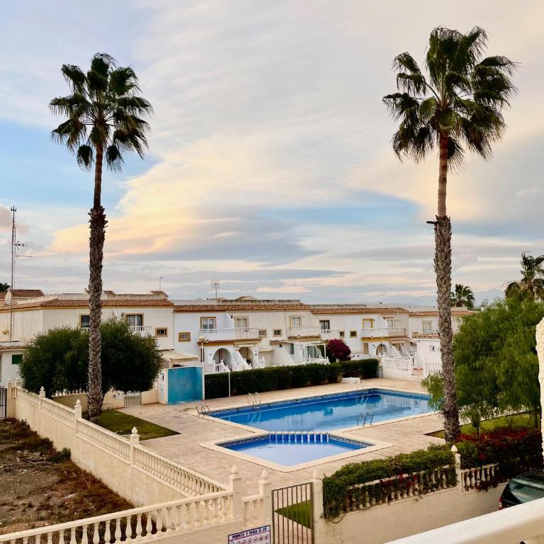 Villa Dulce - Two-Bedroom House - 15