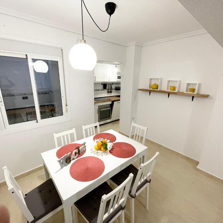 Villa Dulce - Two-Bedroom House - 4