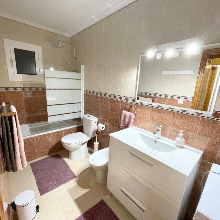 Villa Dulce - Two-Bedroom House - 16