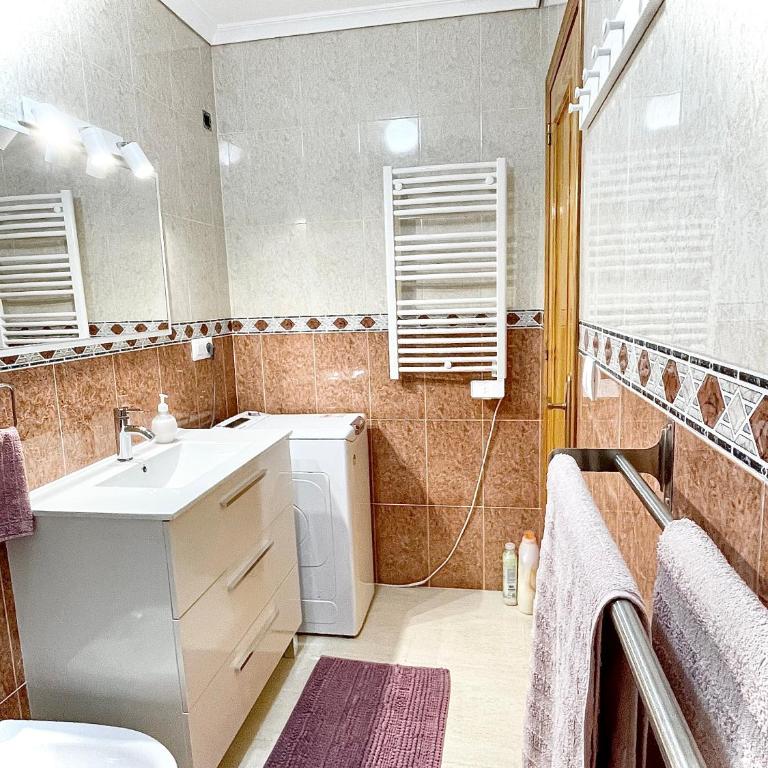 Villa Dulce - Two-Bedroom House - 18