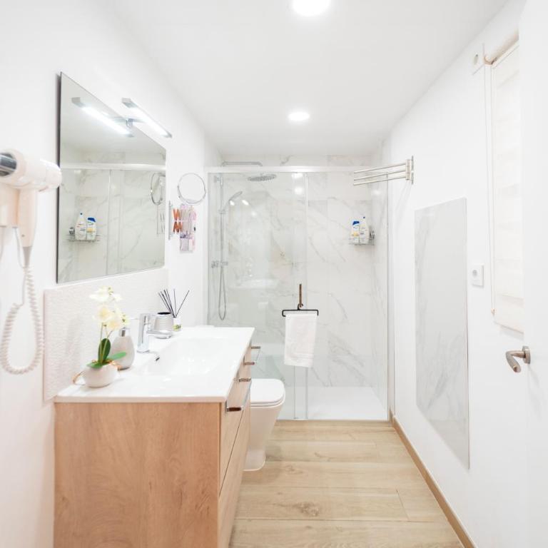 Fantastic apartment near beach & Science City - Two-Bedroom Apartment - 8