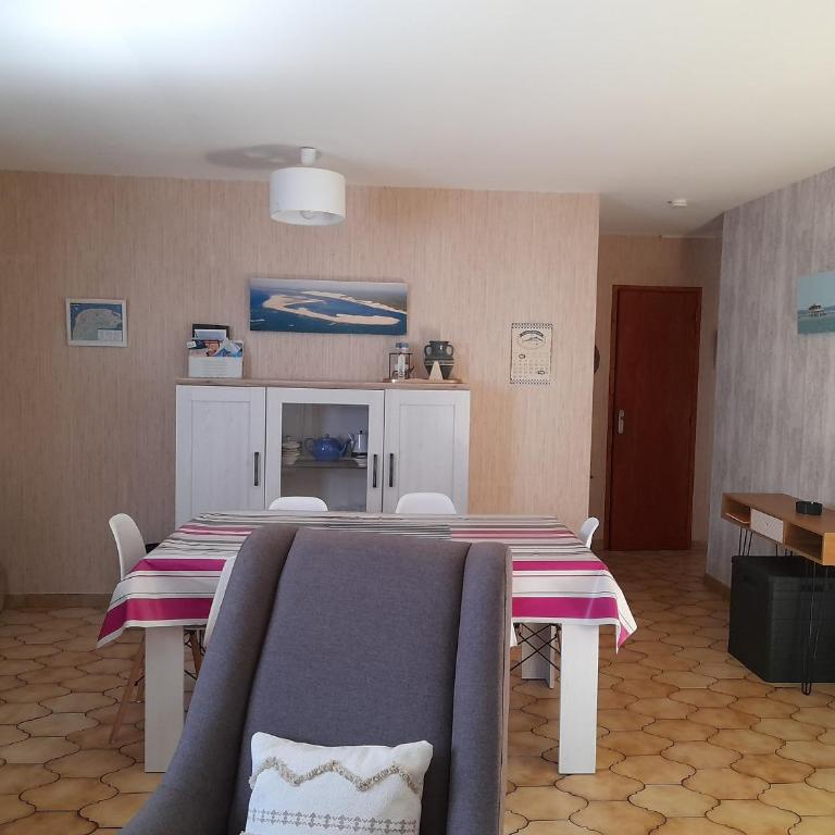 Maison T3 avec cour, à deux pas du port de l'Aiguillon, proche commodités et plage - Arcachon - FR-1-319-126 - Holiday Home (5 Adults) - 4