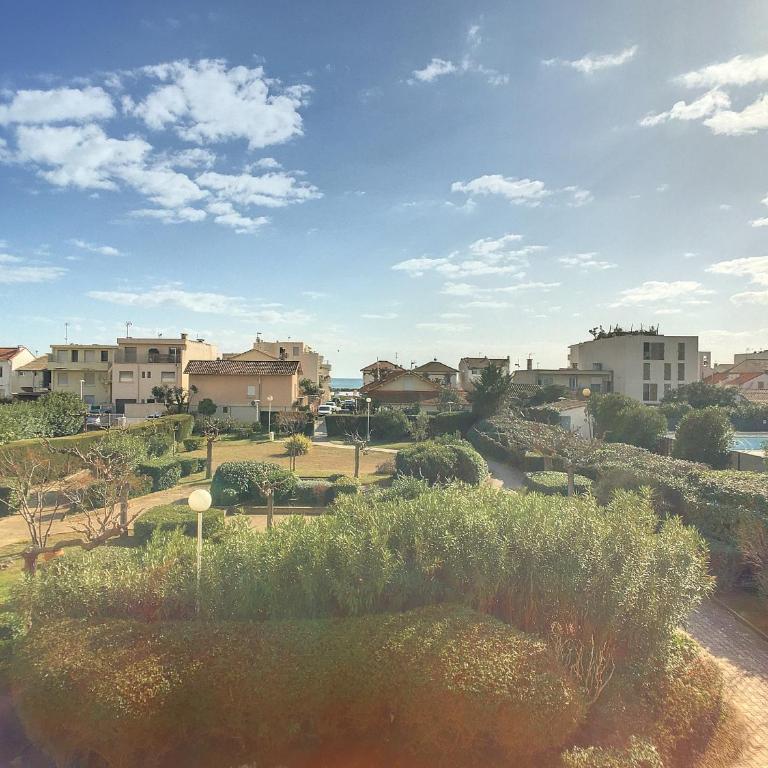Bel F2 Cabine avec Garage, Proche Plage et Port, Grande Terrasse ensoleillée - Appartement 1 Chambre - 13