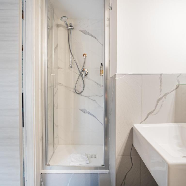 Vatican Vittoria Suites - Urban garden - Rooms - Vatican Museum - Junior Suite - 6