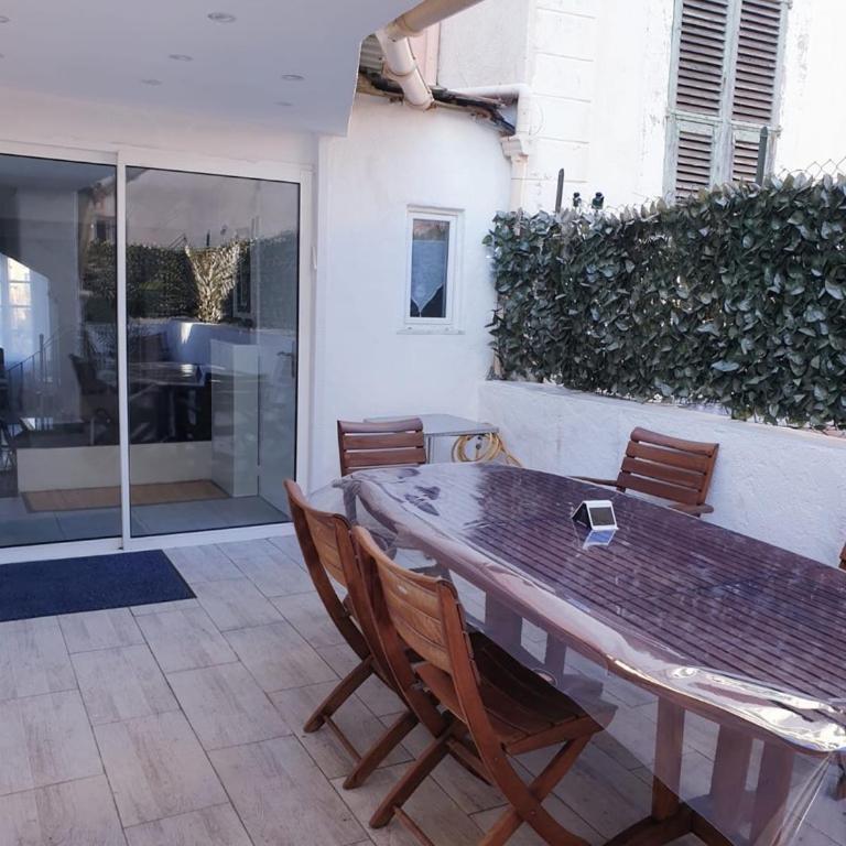 hyper centre Antibes maison de villes 100m2 ; terrasse 20 m2 - Appartement - 2