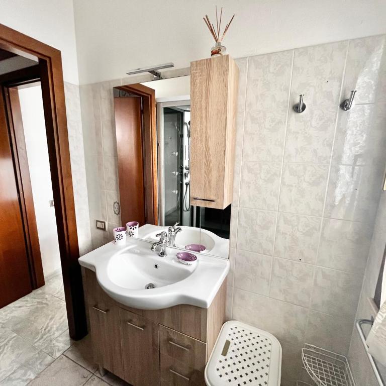 Casa Tina By La Via Del Mare Viaggi e Vacanze - Two-Bedroom House - 4