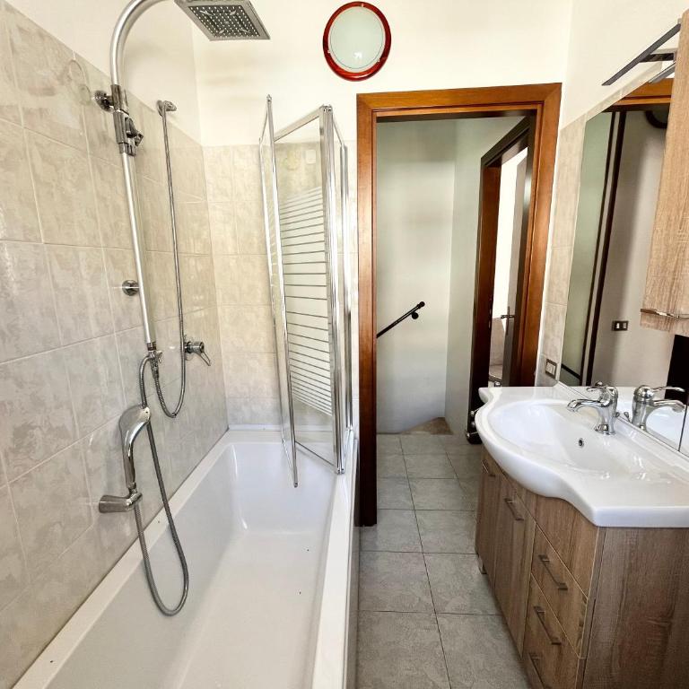 Casa Tina By La Via Del Mare Viaggi e Vacanze - Two-Bedroom House - 16