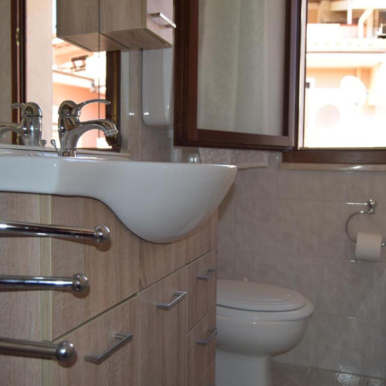 Casa Tina By La Via Del Mare Viaggi e Vacanze - Two-Bedroom House - 21