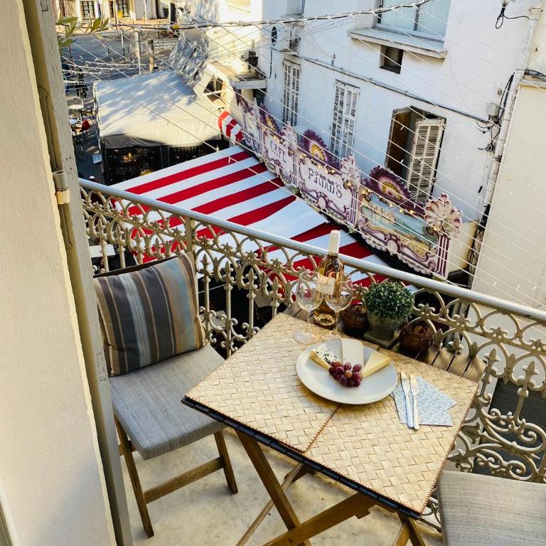 Balcony in Heart of Old Antibes, AC, View - Appartement avec Balcon - 15