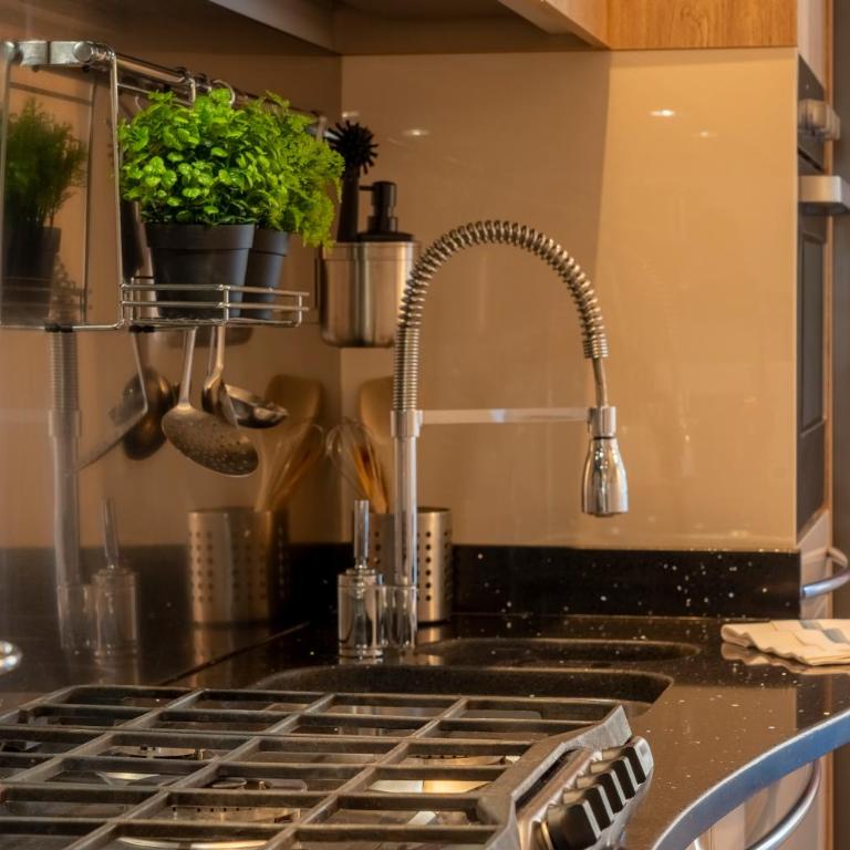 Danti Chic - Two-Bedroom Apartment - 19