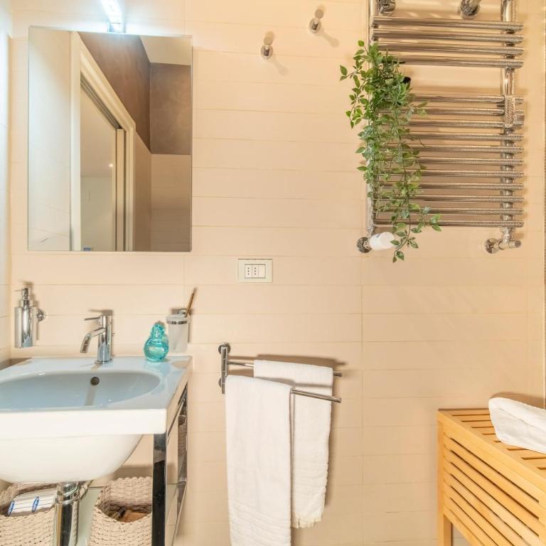 Danti Chic - Two-Bedroom Apartment - 32