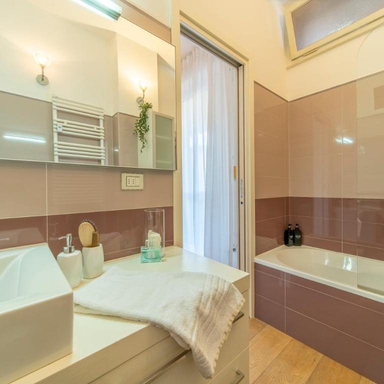 Danti Chic - Two-Bedroom Apartment - 25