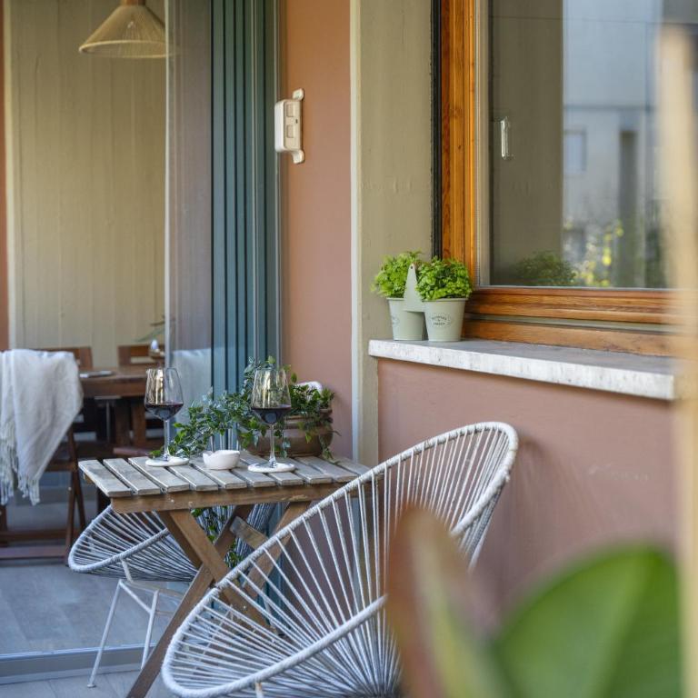 Danti Chic - Two-Bedroom Apartment - 11
