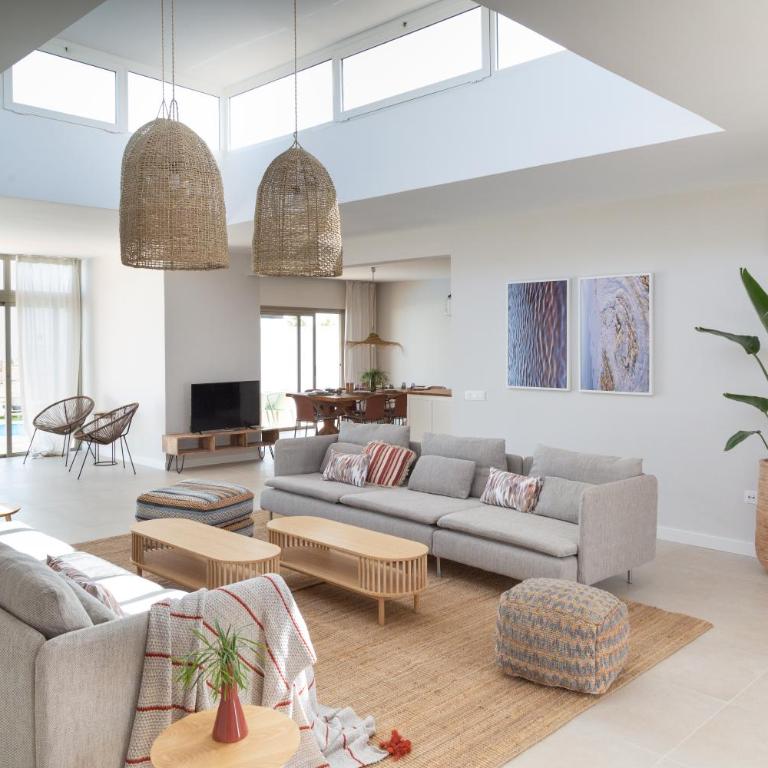 Ereza White Homes - Villa - 2