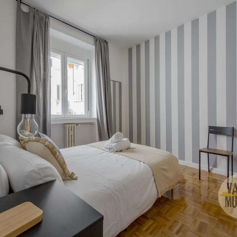 Practico Apt 7pax en Calle Santa Ana Centro de Madrid - Apartment - 44