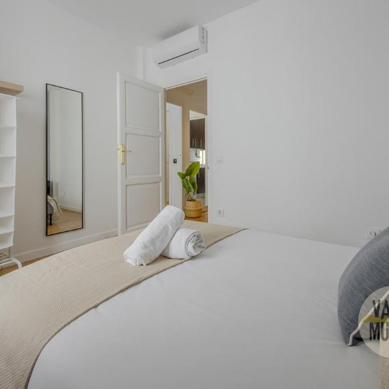 Practico Apt 7pax en Calle Santa Ana Centro de Madrid - Apartment - 40