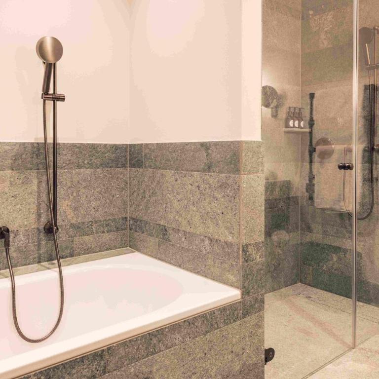 Posthotel Taube - Deluxe Doppelzimmer - 9