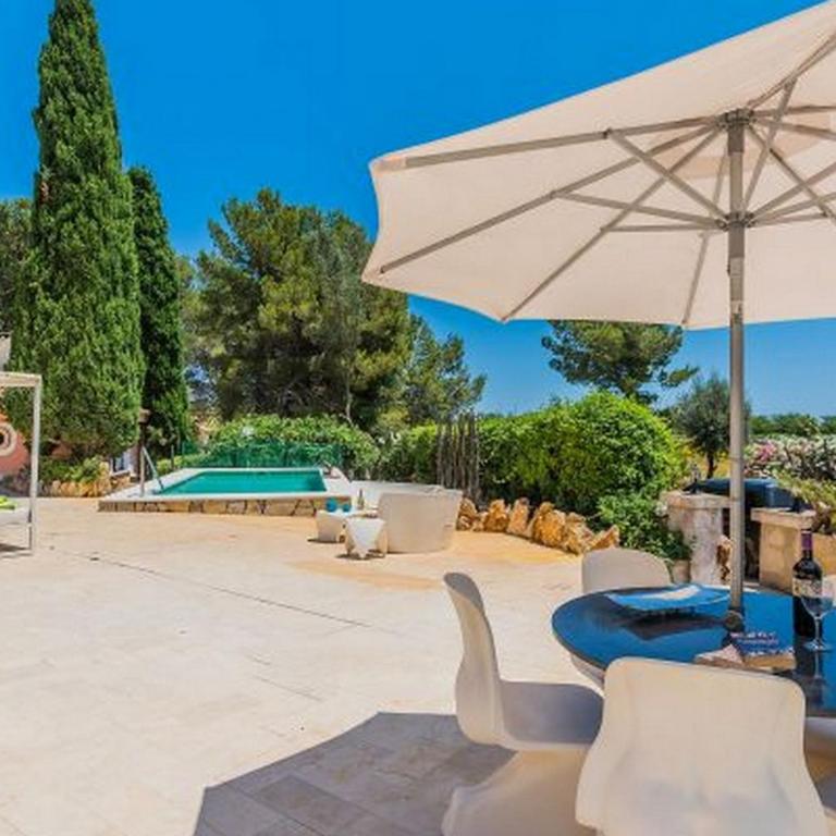 AGUAIT II - VILLA WITH PRIVATE MOUNTAIN PATH-BEACH APPROX 5 MIN WALKING BEACH,property belong Puerto Pollensa Villas and apartments - Villa - 6