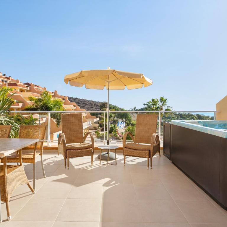 Wyndham Residences Costa Adeje - Apartamento Superior de 2 dormitorios con bañera de hidromasaje y vistas al mar - 5