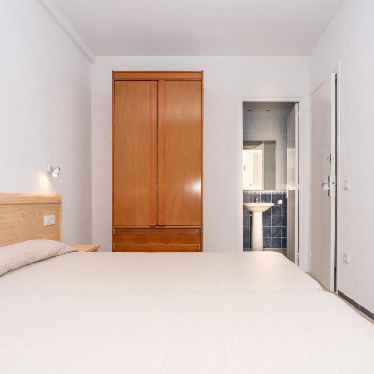 Apartamentos Blanes-Condal Costa Brava - Apartamento con vistas al jardín - 10