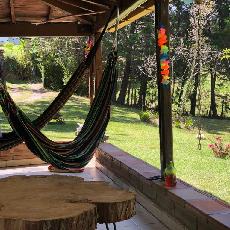 Casa Rustica con chimenea en su interior, rodeado de los cuatro elementos tierra, fuego, aire y agua, ubicada en sector tranquilo, para descansar en familia o amigos, - Casa con 1 dormitorio - 1
