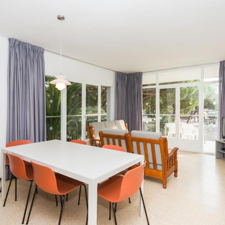 Apartamentos Blanes-Condal Costa Brava - Apartamento con vistas al jardín - 2