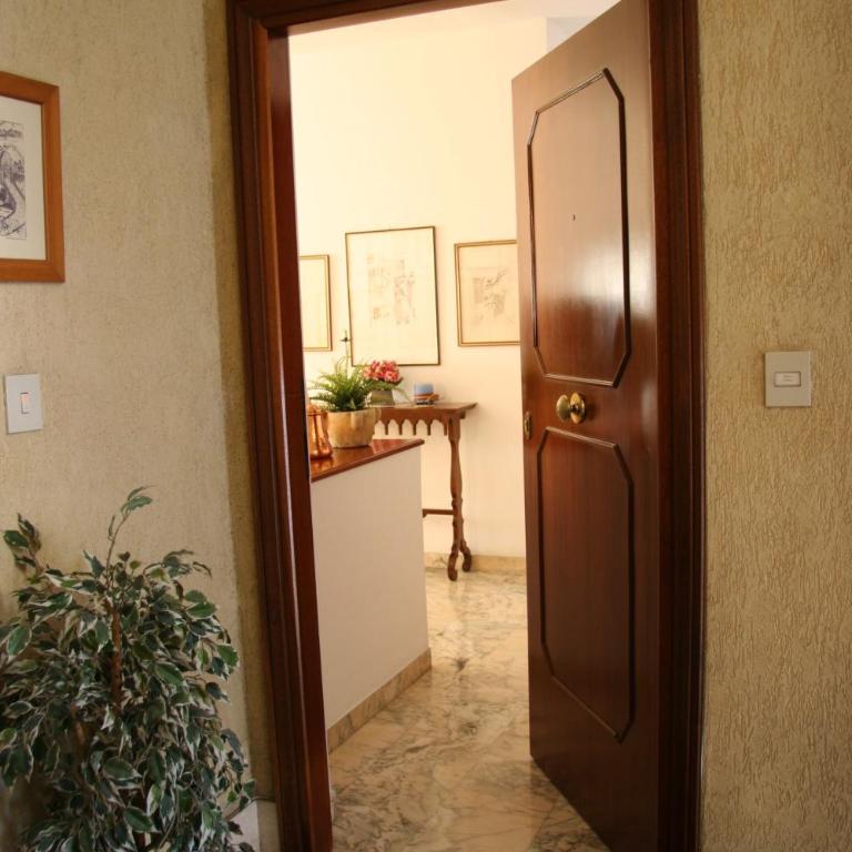 A casa di Andrea e Lucia - 2 Camere Private con Bagno in Comune - 31