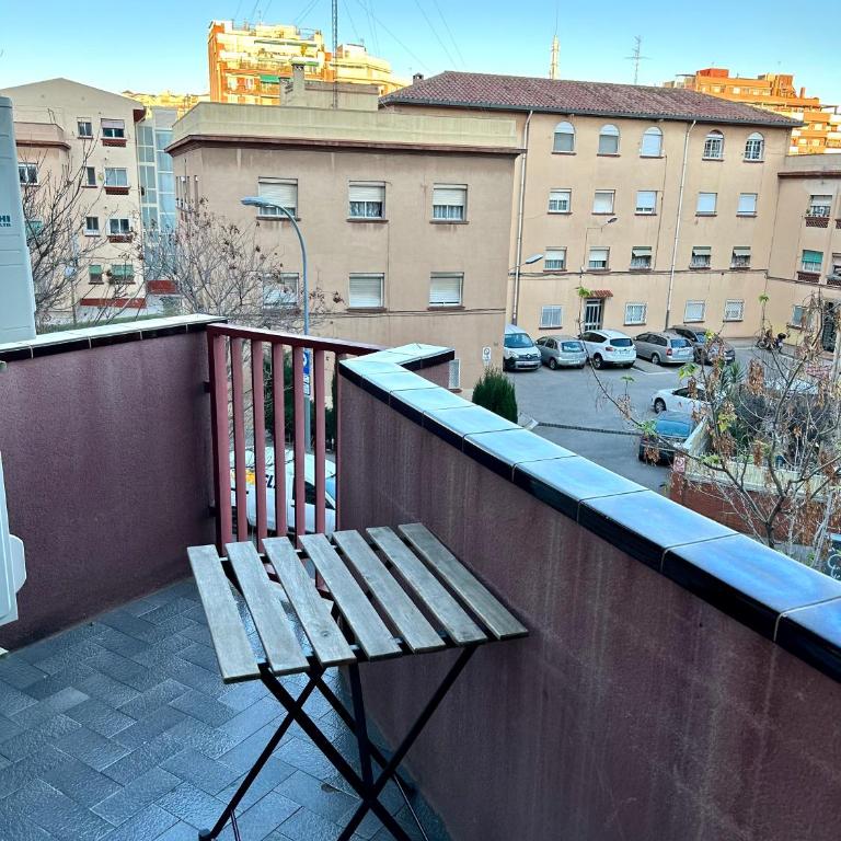 Apartment Sagrera - Three-Bedroom Apartment - 31