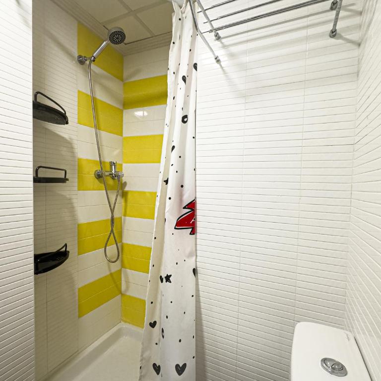 Apartamento con jardín en primera linea de playa con parking y piscina - Apartamento - Planta baja - 17