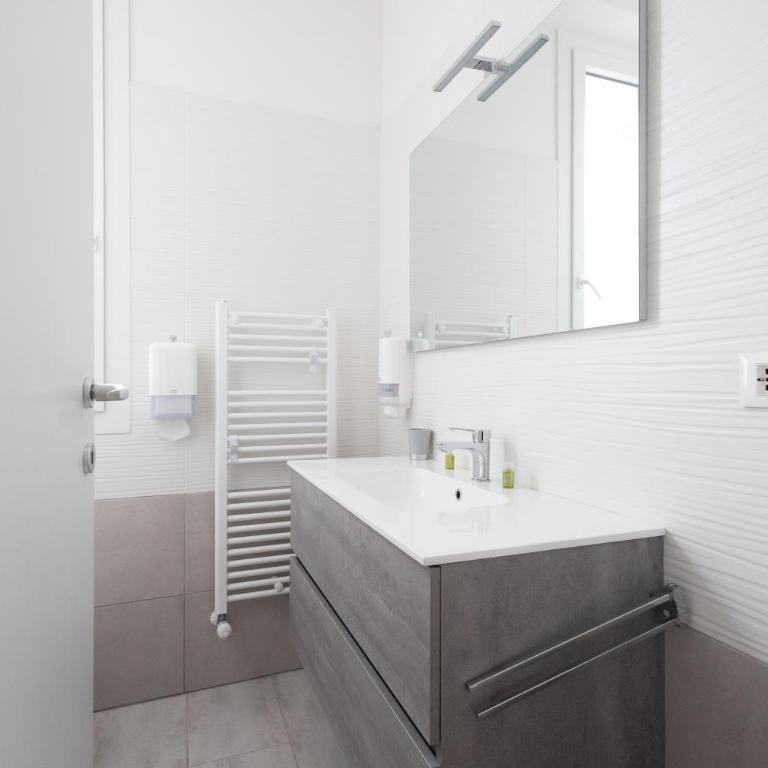 59 Tourist House Bologna Lame - Self check-in - Appartamento con 2 Camere da Letto - 86