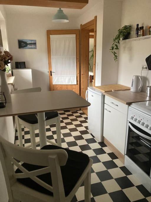 Große schöne Mansardenwohnung mit 2 Balkonen - Two-Bedroom Apartment - 22