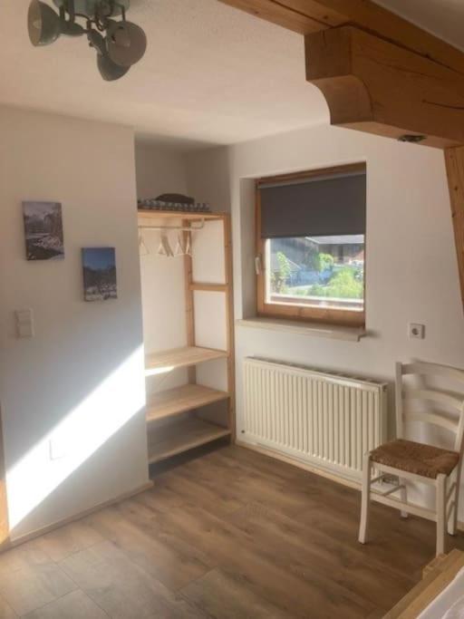 Große schöne Mansardenwohnung mit 2 Balkonen - Two-Bedroom Apartment - 25