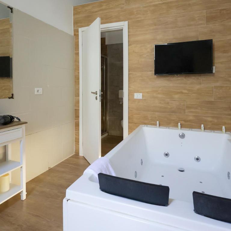 Boutique Toledo - Suite con Vasca Idromassaggio - 9