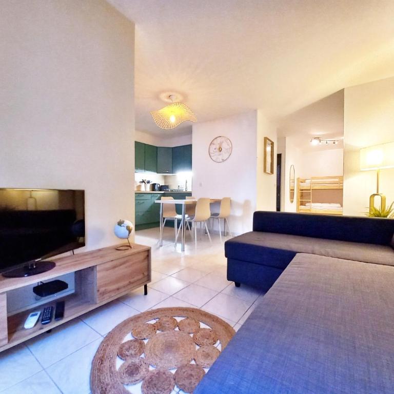 " Le Bleu Marine" Port Fréjus - Cosy T2- Clim & WIFI - Appartamento con 1 Camera da Letto - 2