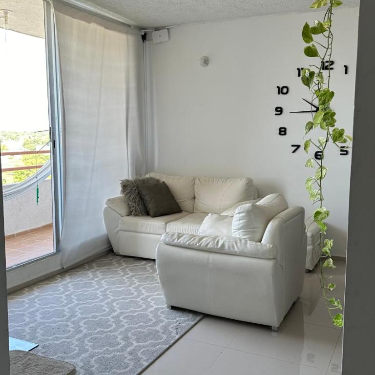 Cómodo y amplio apartamento - Three-Bedroom Apartment - 20