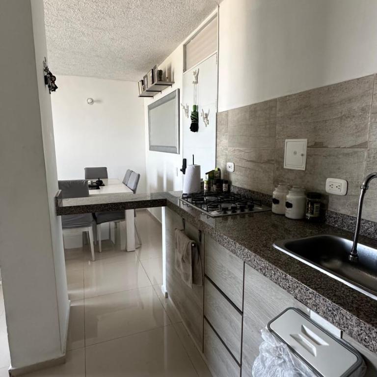 Cómodo y amplio apartamento - Three-Bedroom Apartment - 19