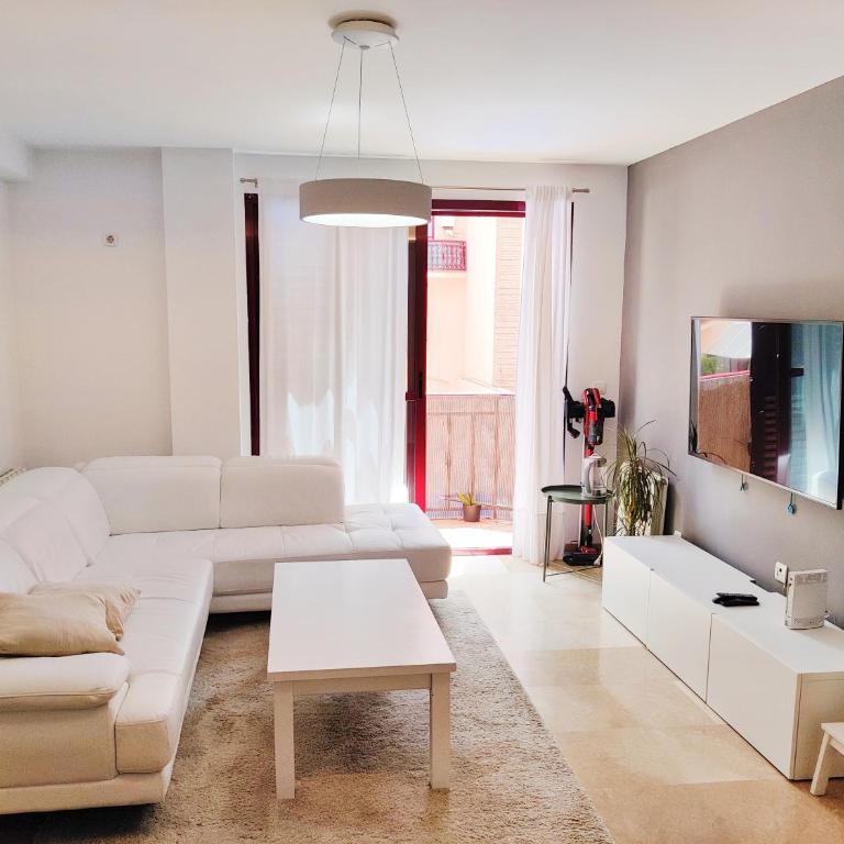 Apartamento, piscina y parking Granada Tico Medina - Two-Bedroom Apartment - 3