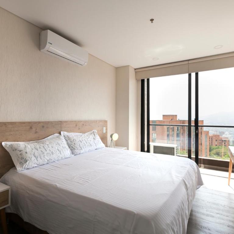 Moderna y cómoda suite Gym y Pool El Poblado 1002 - Apartamento de 2 dormitorios - 1
