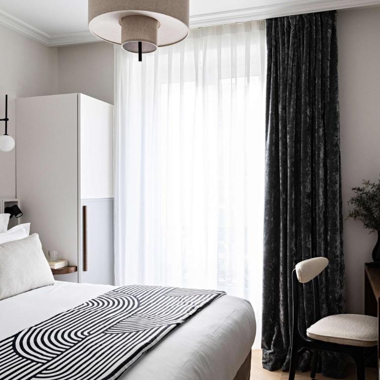 Best Western Premier The Blake Paris Gare Saint Lazare - Chambre Lit Queen-Size Supérieure - Non-Fumeurs - 1