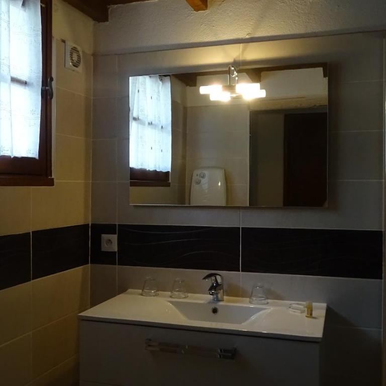 Auberge de la Fadaise - Chambre Double - Vue sur Piscine - 1