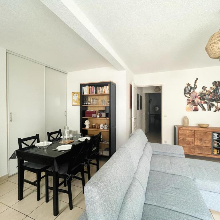 Joli T2 climatisé proche centre avec parking privé et loggia - Sète - FR-1-338-544 - Apartment - 19