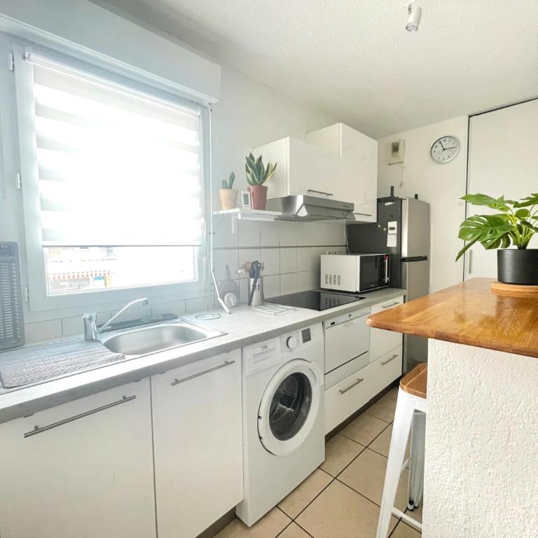 Joli T2 climatisé proche centre avec parking privé et loggia - Sète - FR-1-338-544 - Apartment - 20