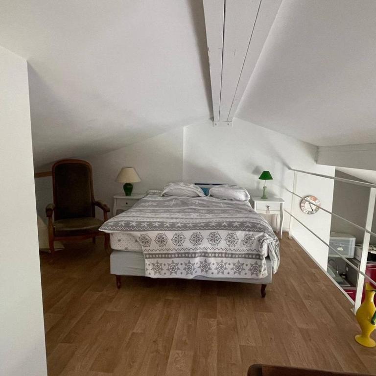 Appartement 2 chambres + mezzanine, proche plage, climatisé, terrasse, parking réservé - FR-1-768-61 - Appartement - 9