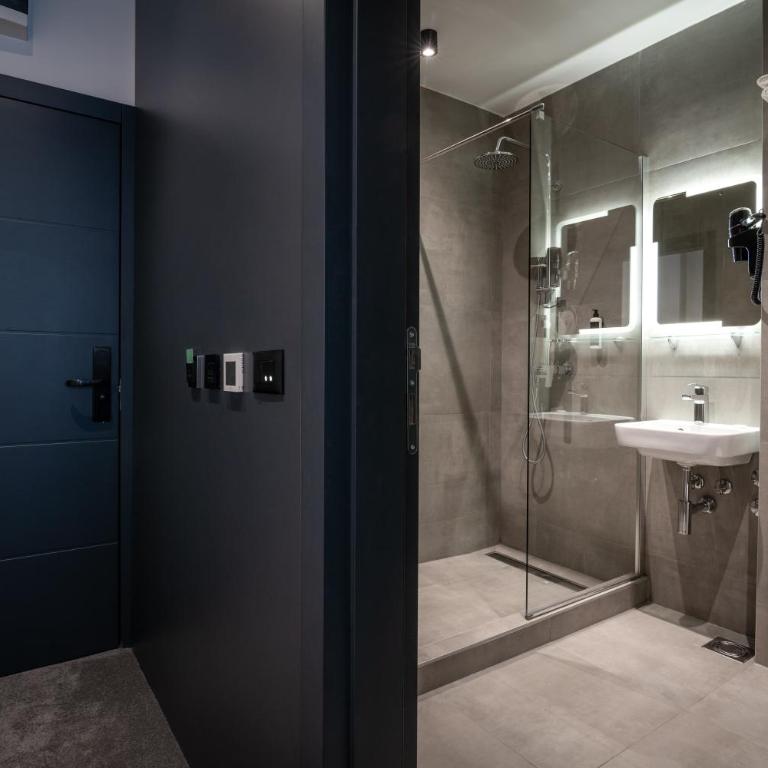 City Joy - sports Center Tasmajdan - Standardna Dvokrevetna Soba sa Bračnim Krevetom - 5