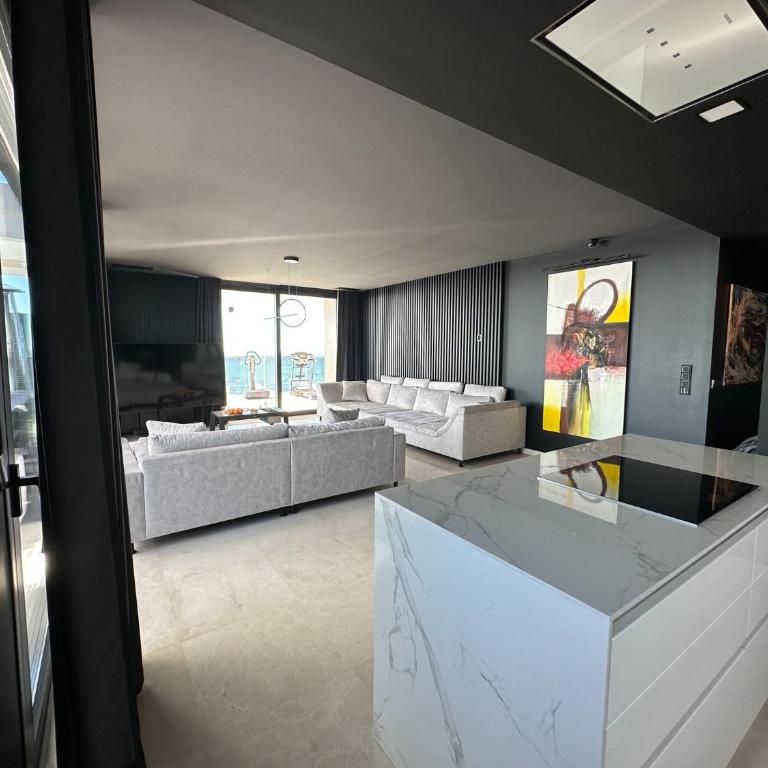 SUNSET CLIFFS VIP APARTMENT - Apartamento - 72