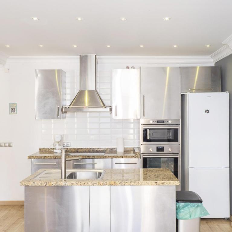 Cubo's Beach Side Apartment at La Cala - Apartamento - 14
