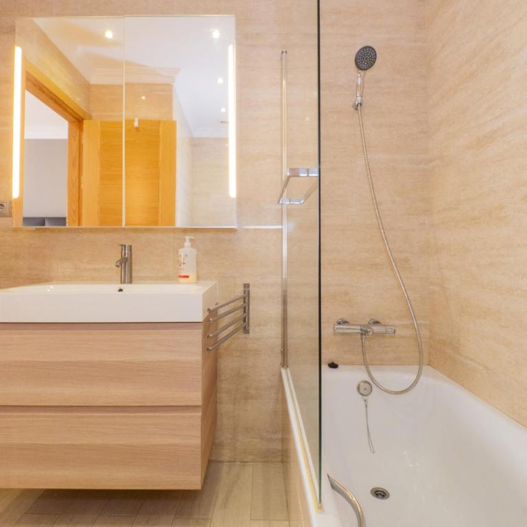 Cubo's Beach Side Apartment at La Cala - Apartamento - 20