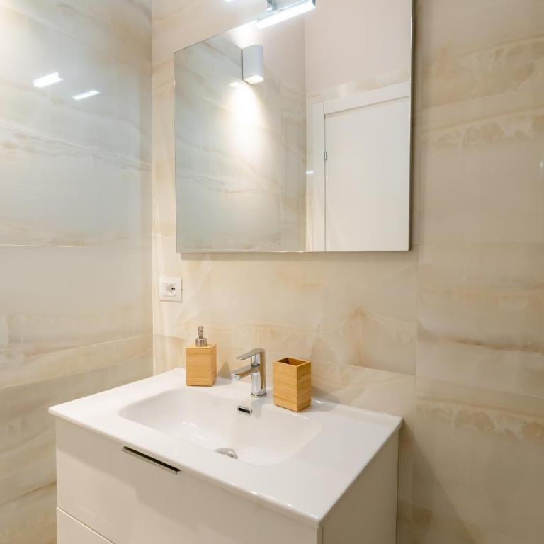 Palmanova Suites - King Room - 7