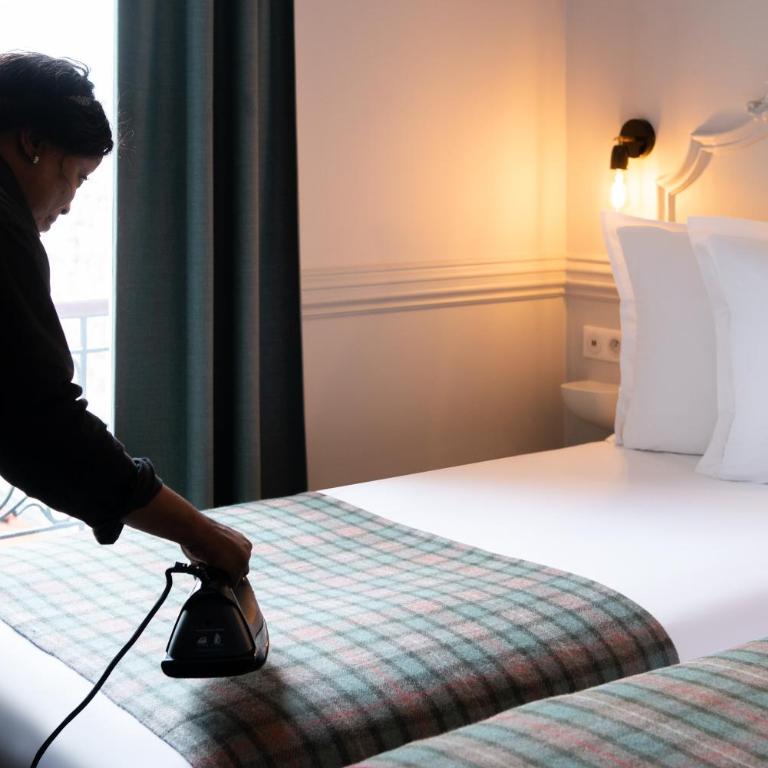 Hôtel De La Porte Dorée - Chambre Triple Premium - 7